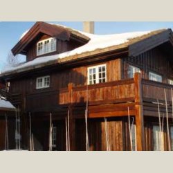 Tjre - Mrk ekte furu tjre 