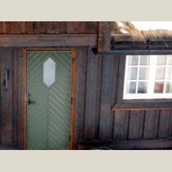 Tjre - Mrk ekte furu tjre 